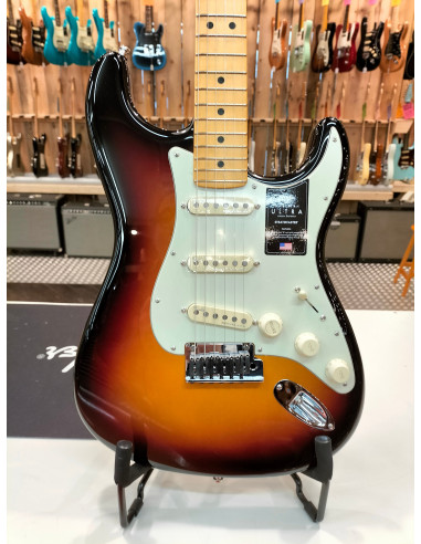 Fender American Ultra Stratocaster  Maple Fingerboard, Ultraburst