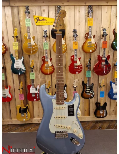 Fender Vintera 60s Stratocaster Pau Ferro Fingerboard, Ice Blue Metallic
