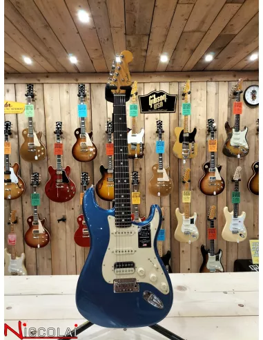 Fender American Ultra Stratocaster HSS Rosewood Fingerboard, Cobra Blue